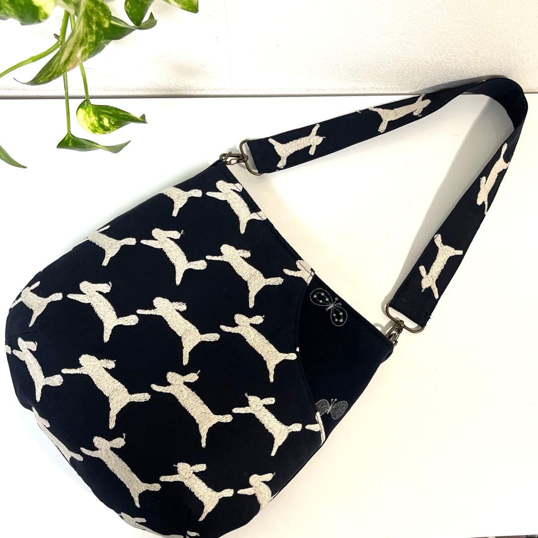 ミナペルホネン　ハンドメイド　まーるいショルダーバッグ