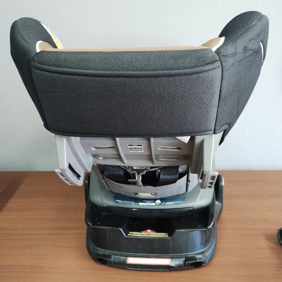 シートベルト装着式　コンビ　回転チャイルドシート ゼウスターンユーロ
