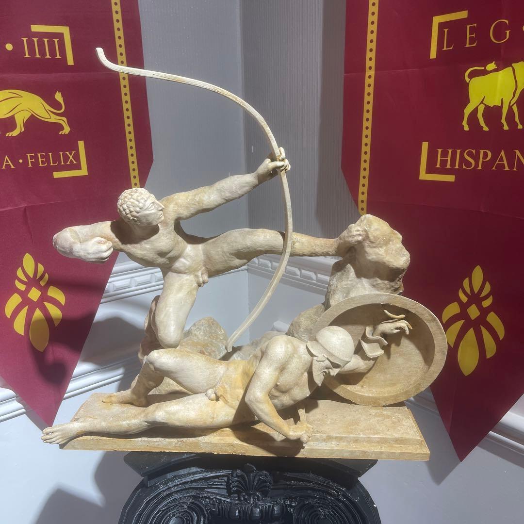 山猫オーダー専用 ヘラクレス, 横たわる負傷したギリシャ戦士 - アファイア神殿