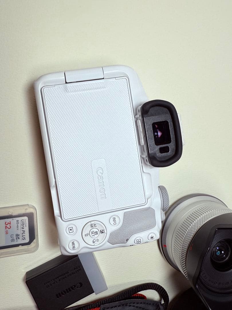 Canon EOS R50+レンズrf 18-45mm+sd card 32gb