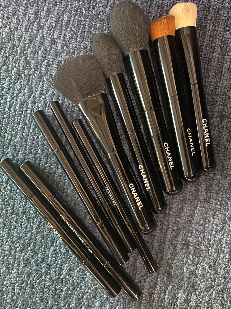 【なり】メイクブラシ＆美容液＆手袋