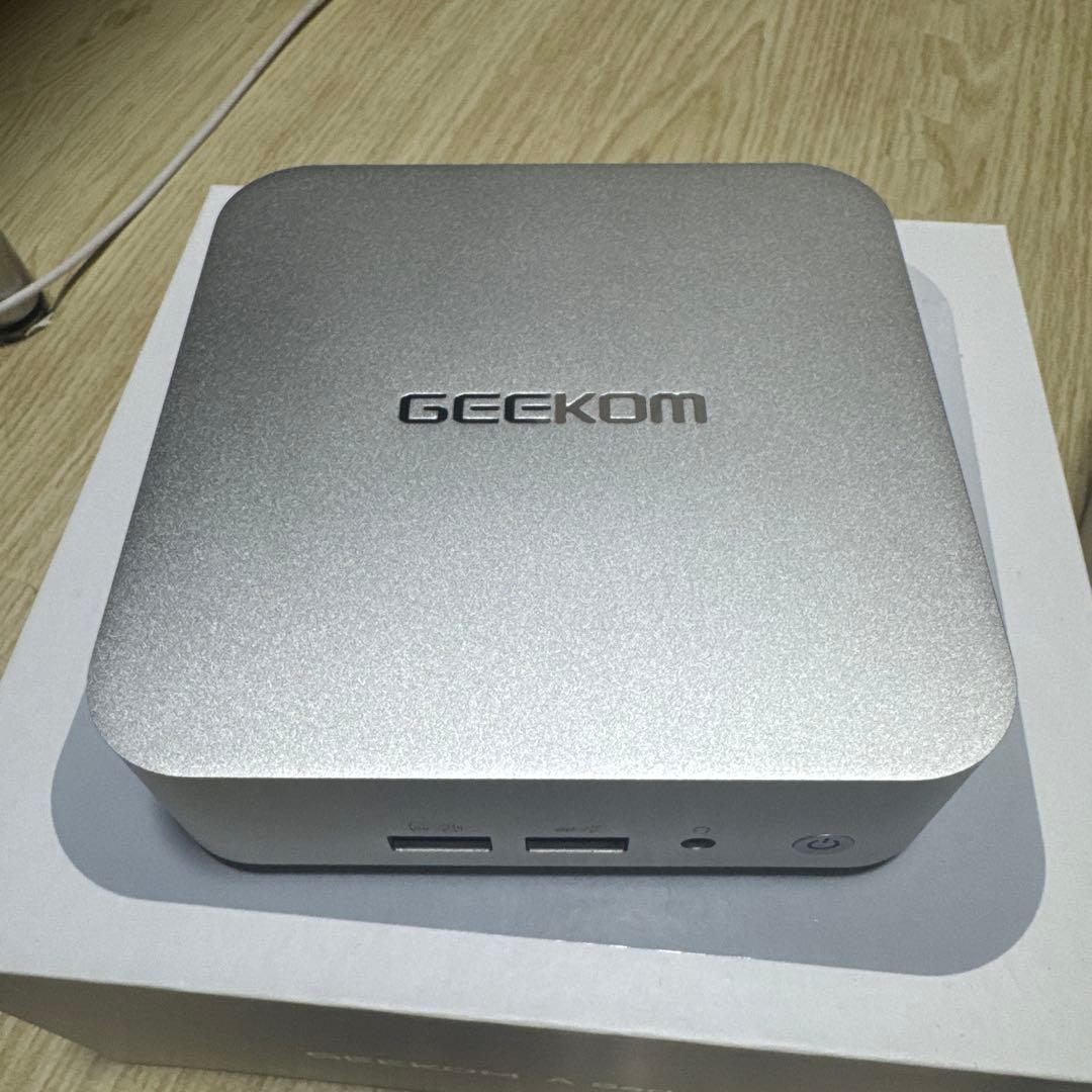 ミニPC GEEKOM A8 Ryzen9 8945HS ジャンク
