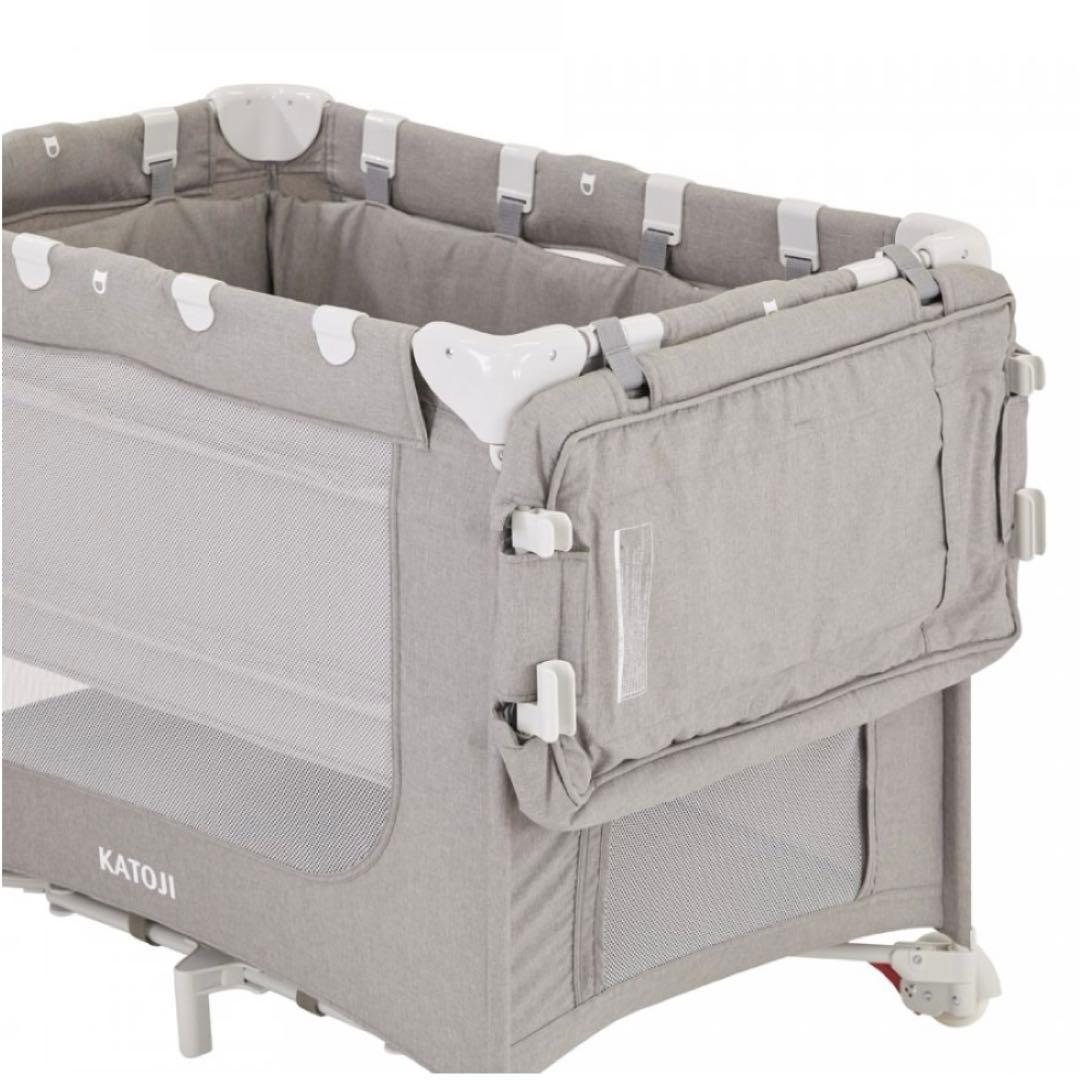 美品 KATOJI カトージ ポータブルベビーベッド おむつ替えテーブル付