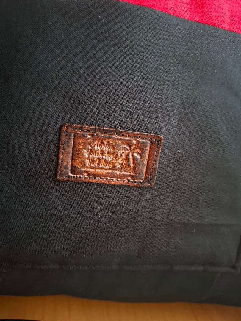 ハワイアンキルト　バッグ　ファスナー　2WAY ハイビスカス　革タグチャーム付