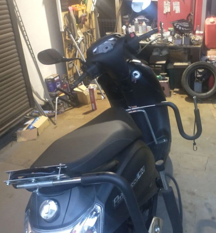 カブアドレスリードジャイロレッツ原付二種、原付スクーター用のサーフボードキャリア