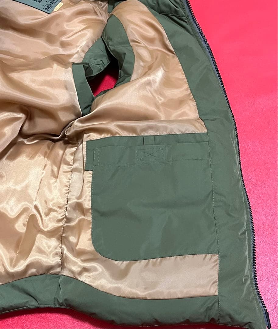 新品未使用 AVIREX　ストーム フーディ ベスト Mサイズ