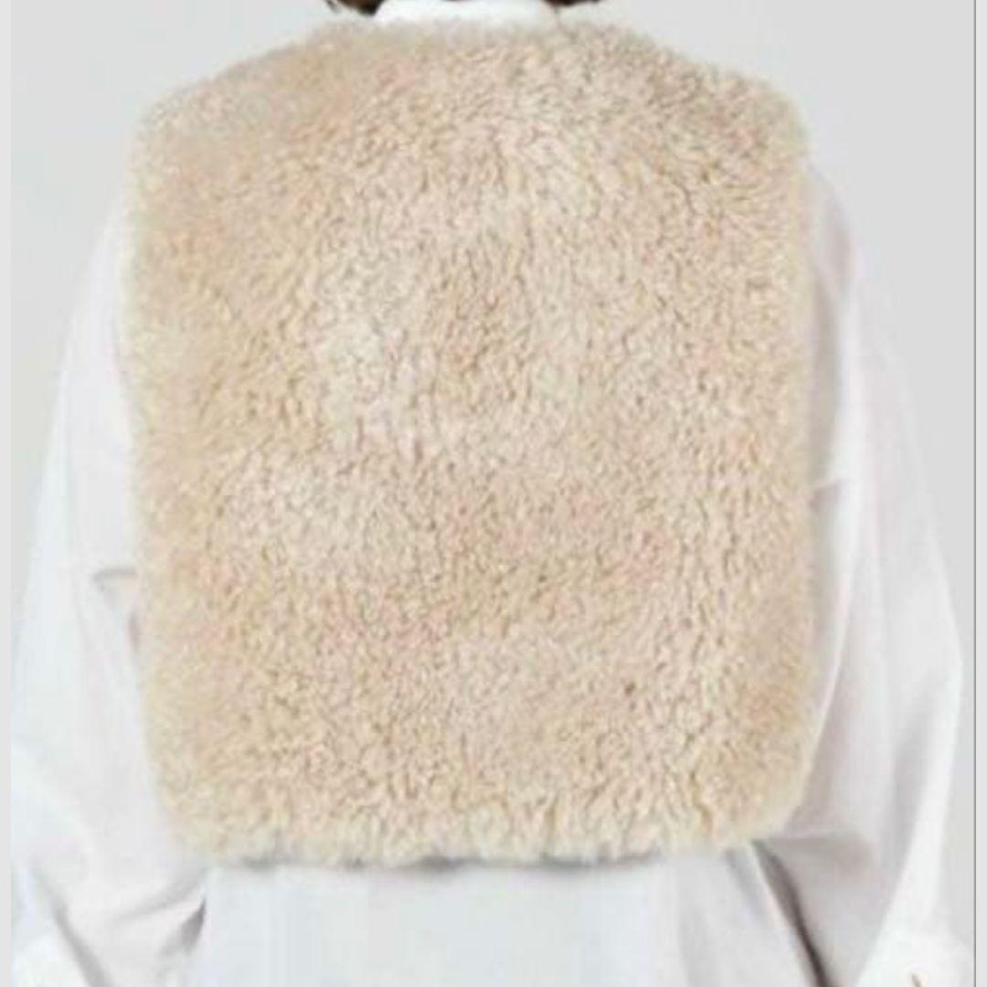HYKE FAUX SHEARLING CROPPED VEST ベージュ