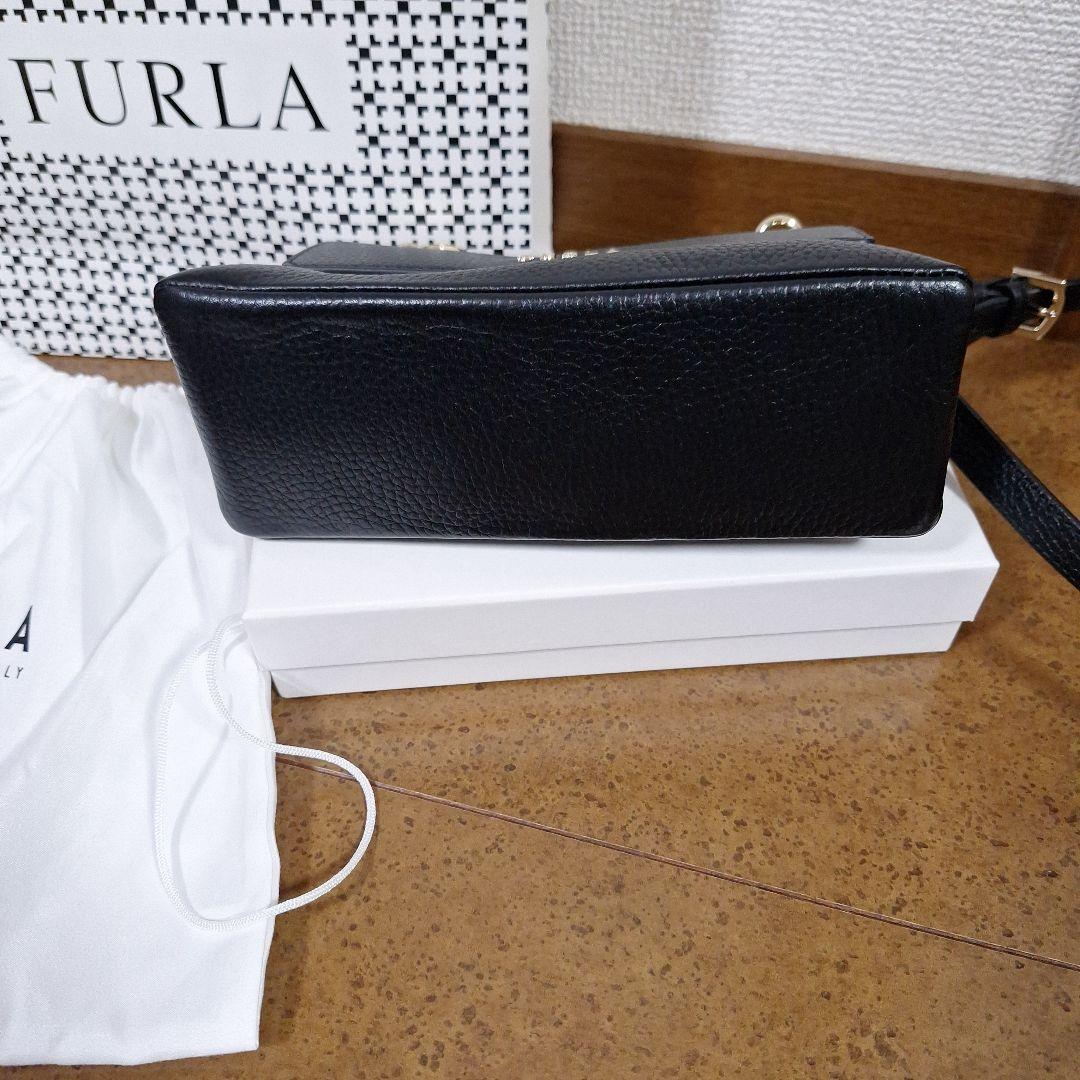 ケ*ん様 新品未使用　★ FURLA ★ DANAE XL Crossbody【
