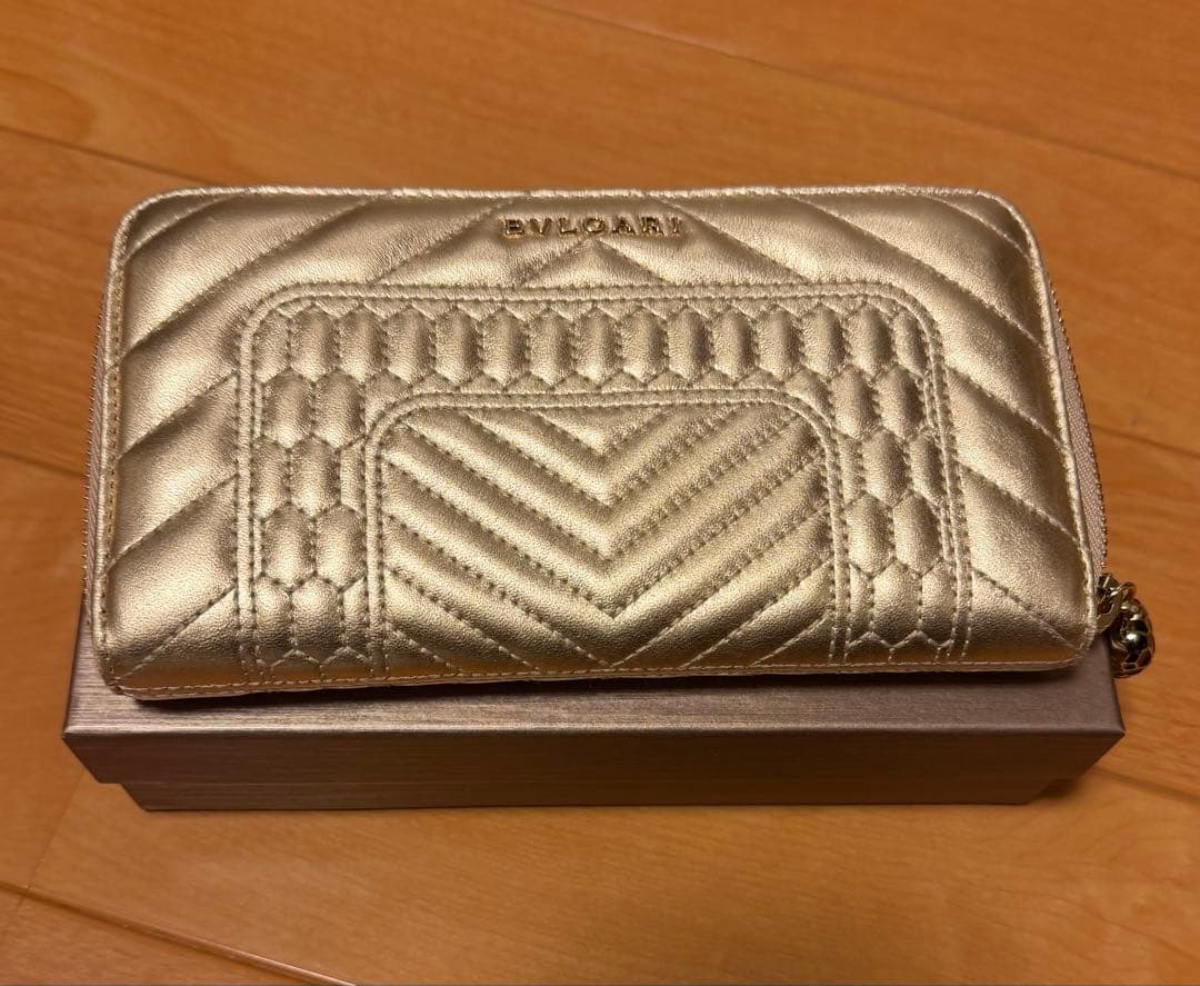 BVLGARI ゴールド キルティング長財布 箱付き