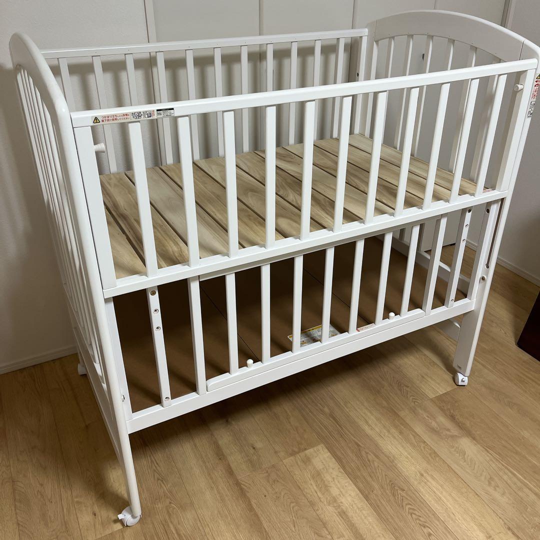 カトージ　ベビーベッド　レギュラーサイズ