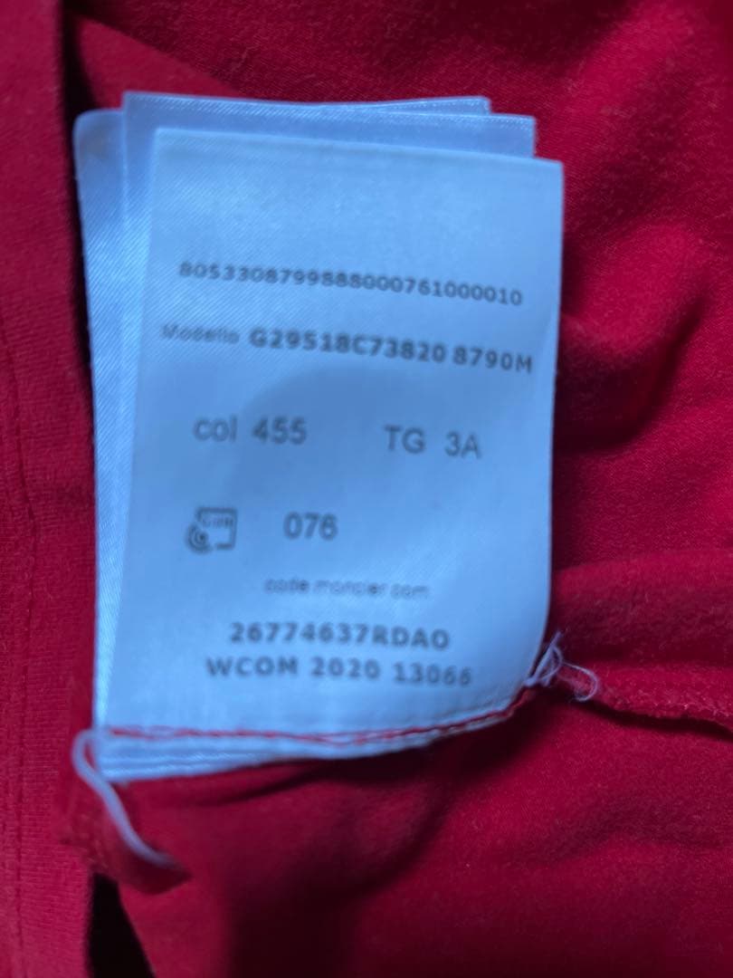 モンクレール　赤半袖Tシャツ　3A