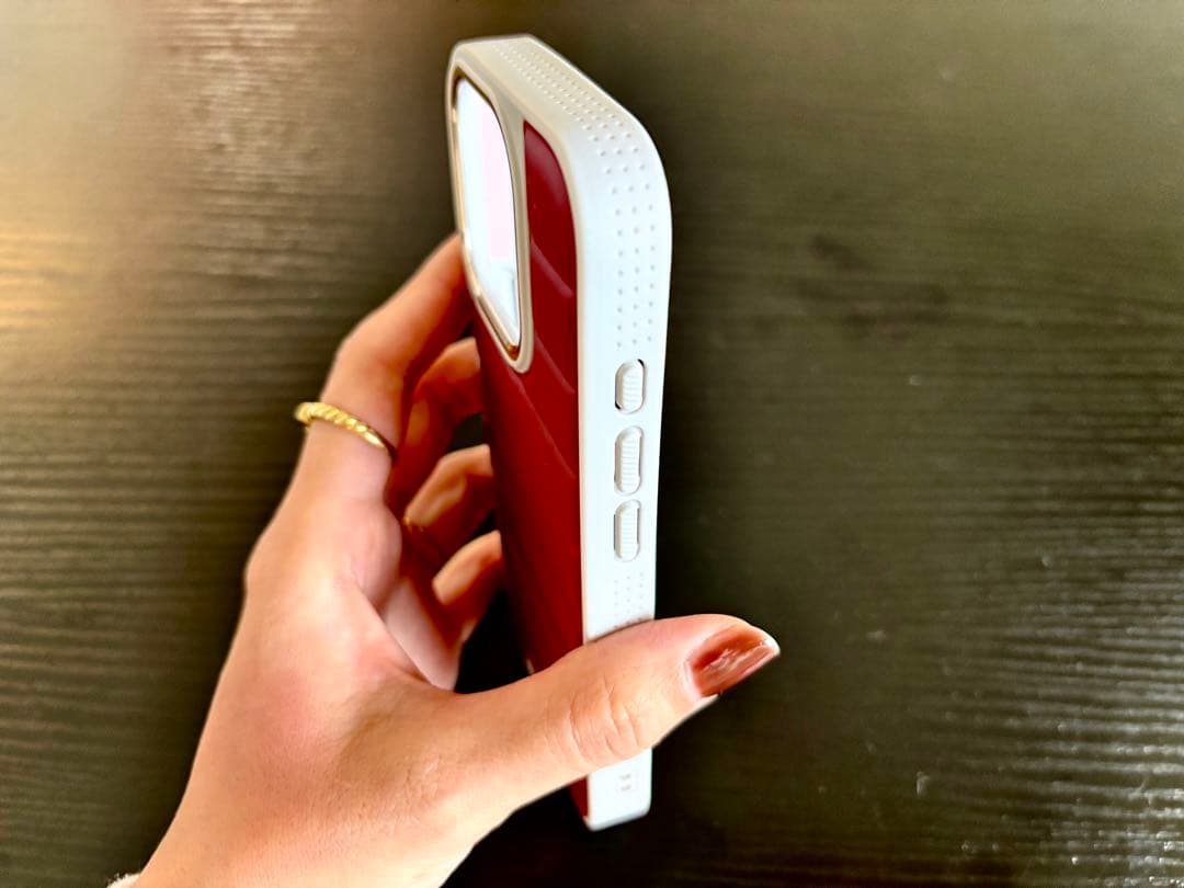 新品・未使用　BURGA iPhone15Proケース