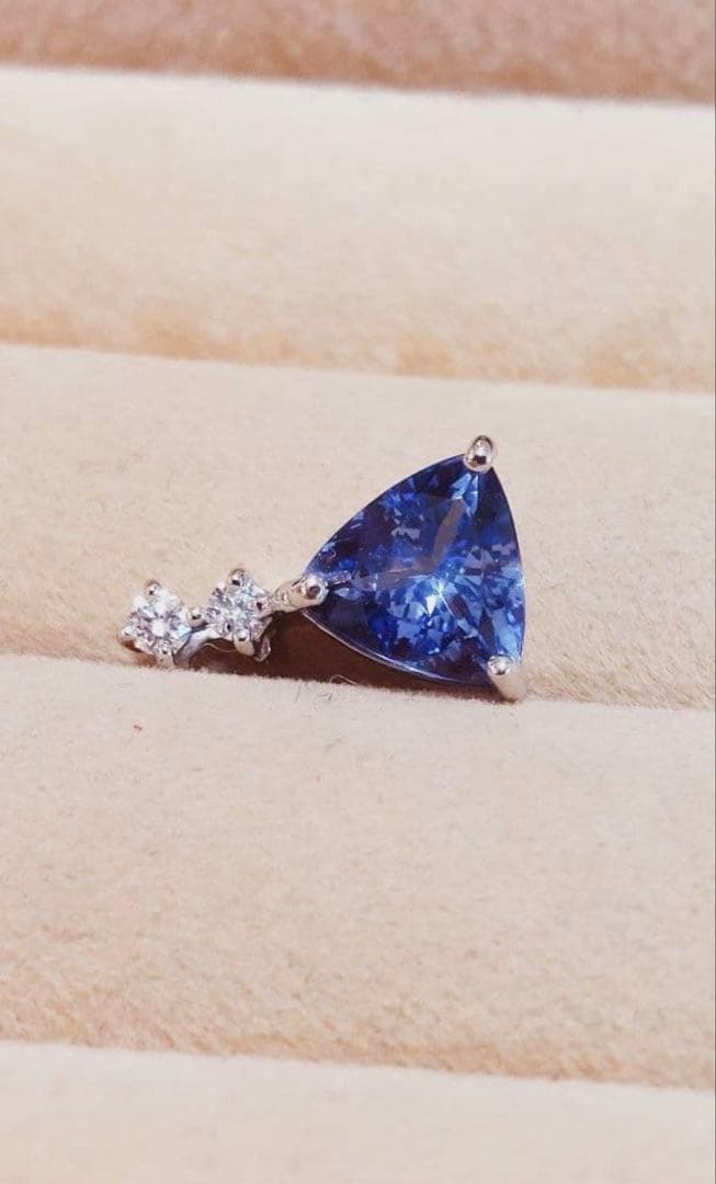 PT950タンザナイト1.0ct&ダイヤ0.05ctペンダントトップ