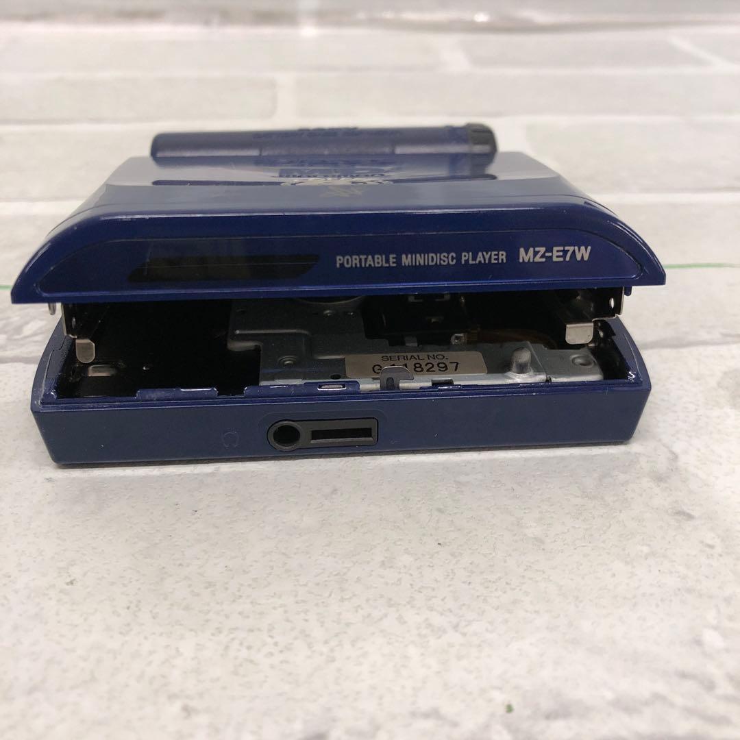 M4446 サントリーBOSS ポータブルMDプレーヤー MDウォークマン