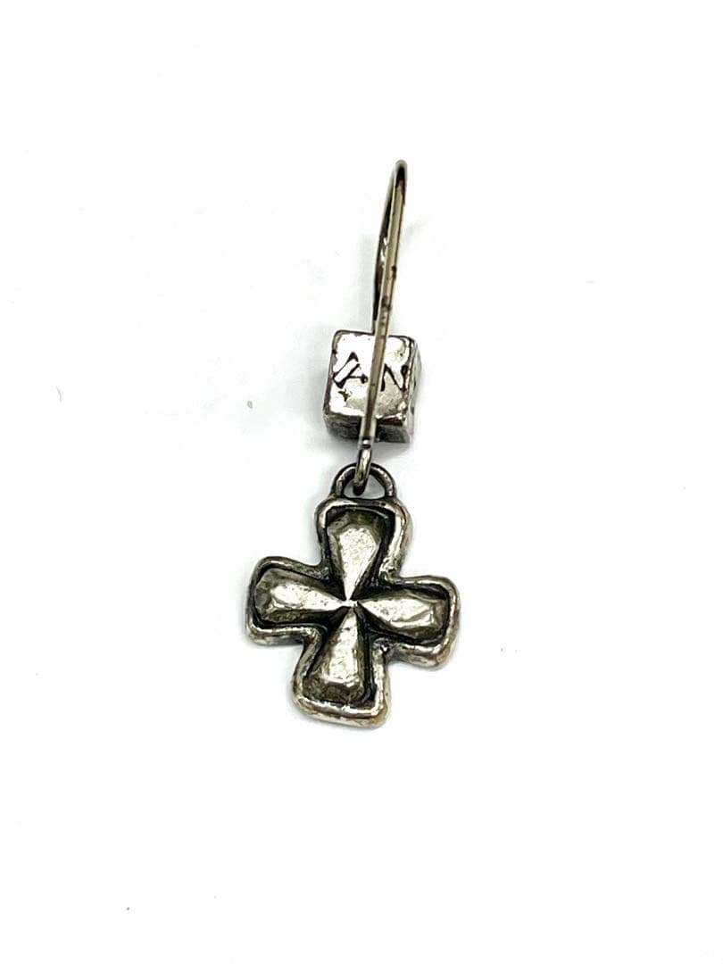 専用　正規品CHANELクロスピアス　片方