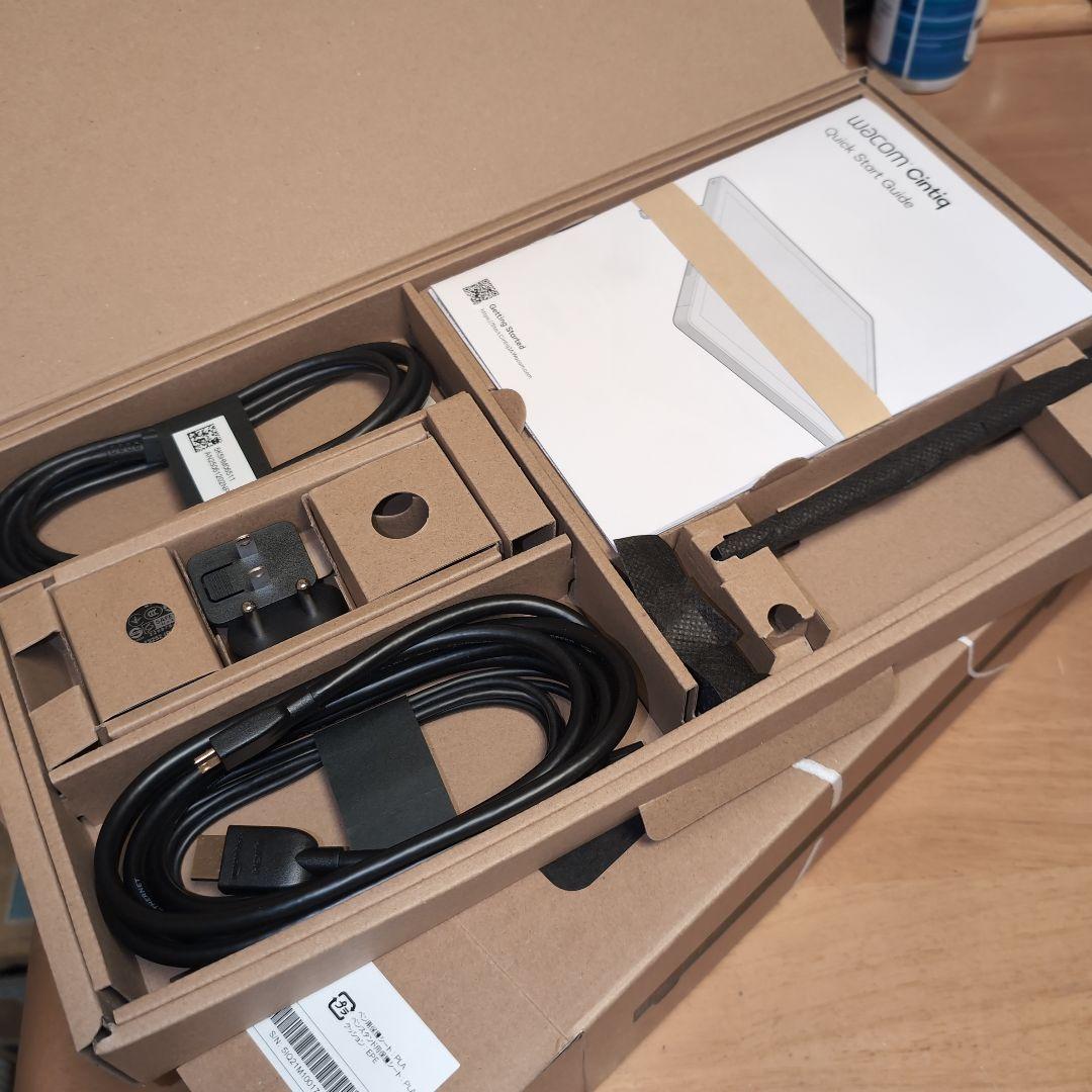 【美品】Wacom Cintiq 16 液晶ペンタブレット(DTK168K4C)