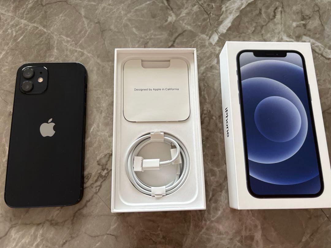 Apple iPhone 12 本体 ブラック　箱付き