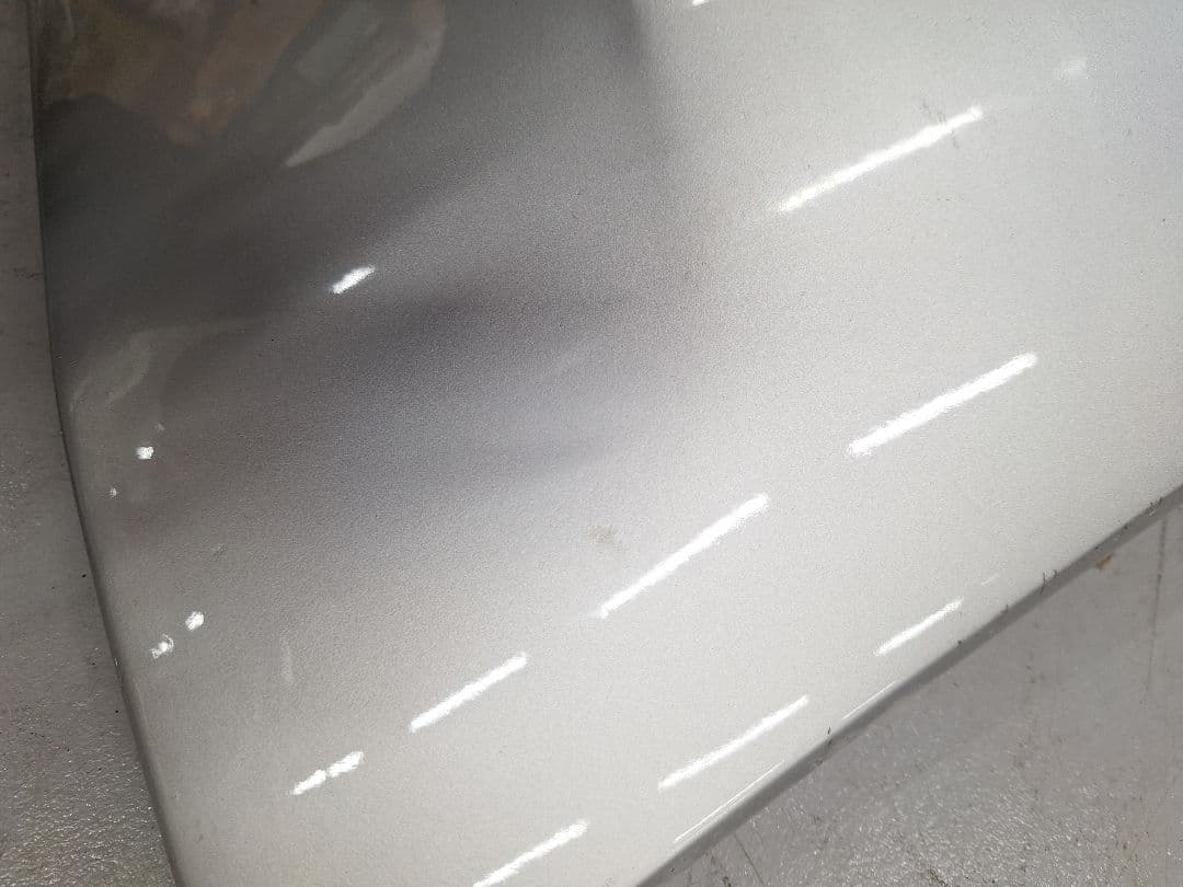 日産キャラバン　NV350　前期　バッドフェイス　ボンネットカバー