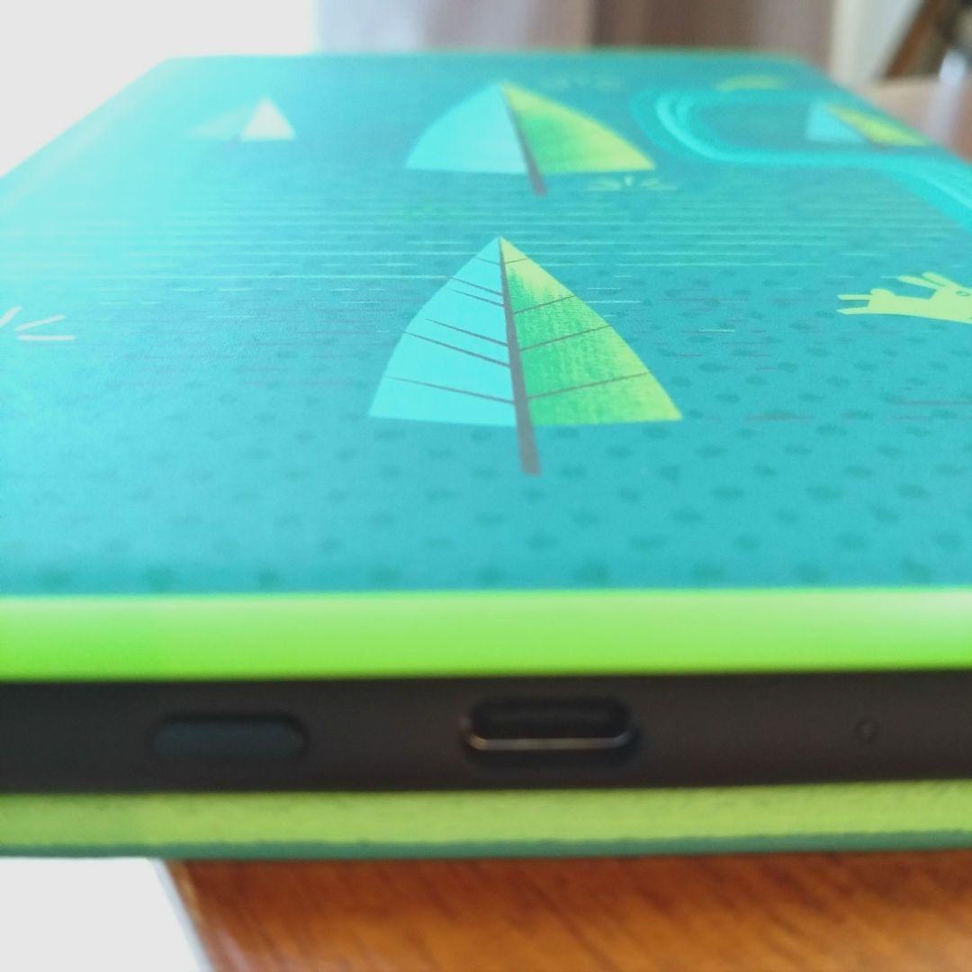 【美品】Kindle Paperwhiteキッズモデル 16GB カバー付き