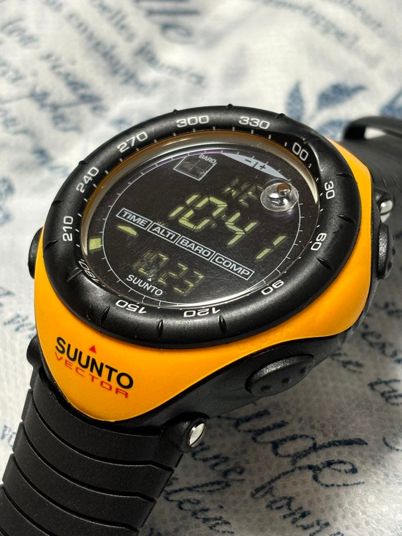 【良品】SUUNTO　スント　VECTOR　ベクター　電池交換済み　腕時計