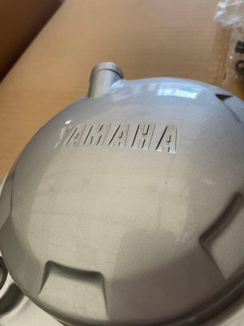 【再塗装品】r1-z クラッチカバー