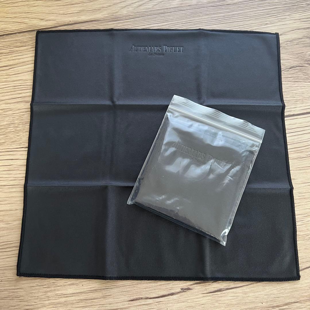 Audemars Piguet オーデマピゲ キーホルダー クロスクリーナー付き