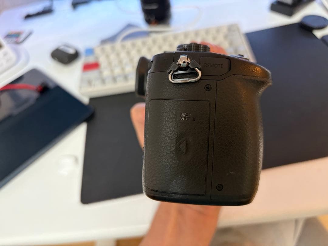 LUMIX GH5 デジタル一眼レフ　大容量電池2つ、純正1つ　128gb SD