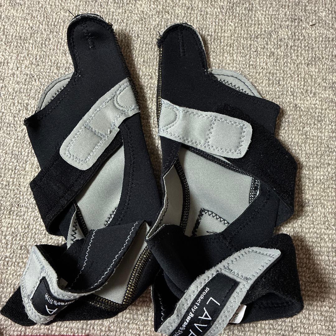 バーネススタイル　キックボクシング　LAVA 滑り止めソックス　ピラティス