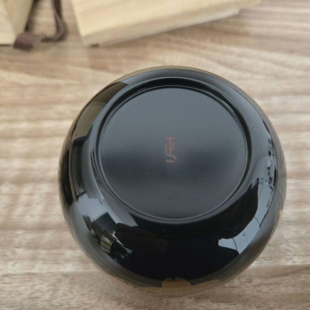 黒い木製棗 金色の花模箱付き