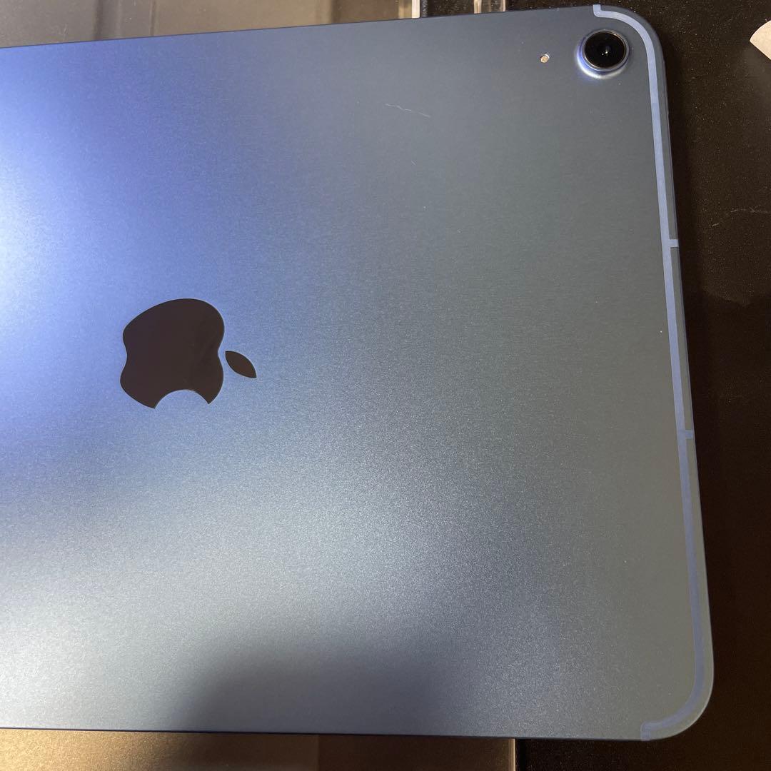 iPad第10世代本体　超美品　付属品付き　ケース付き保護シール貼ってあります