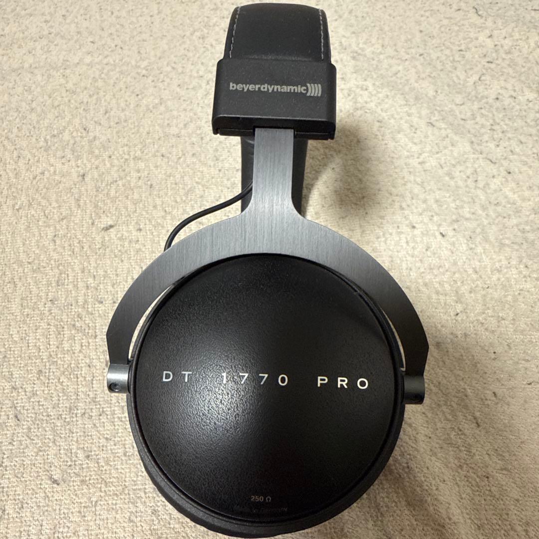 Teslaドライバー搭載密閉型モニターヘッドホン DT 1770 PRO
