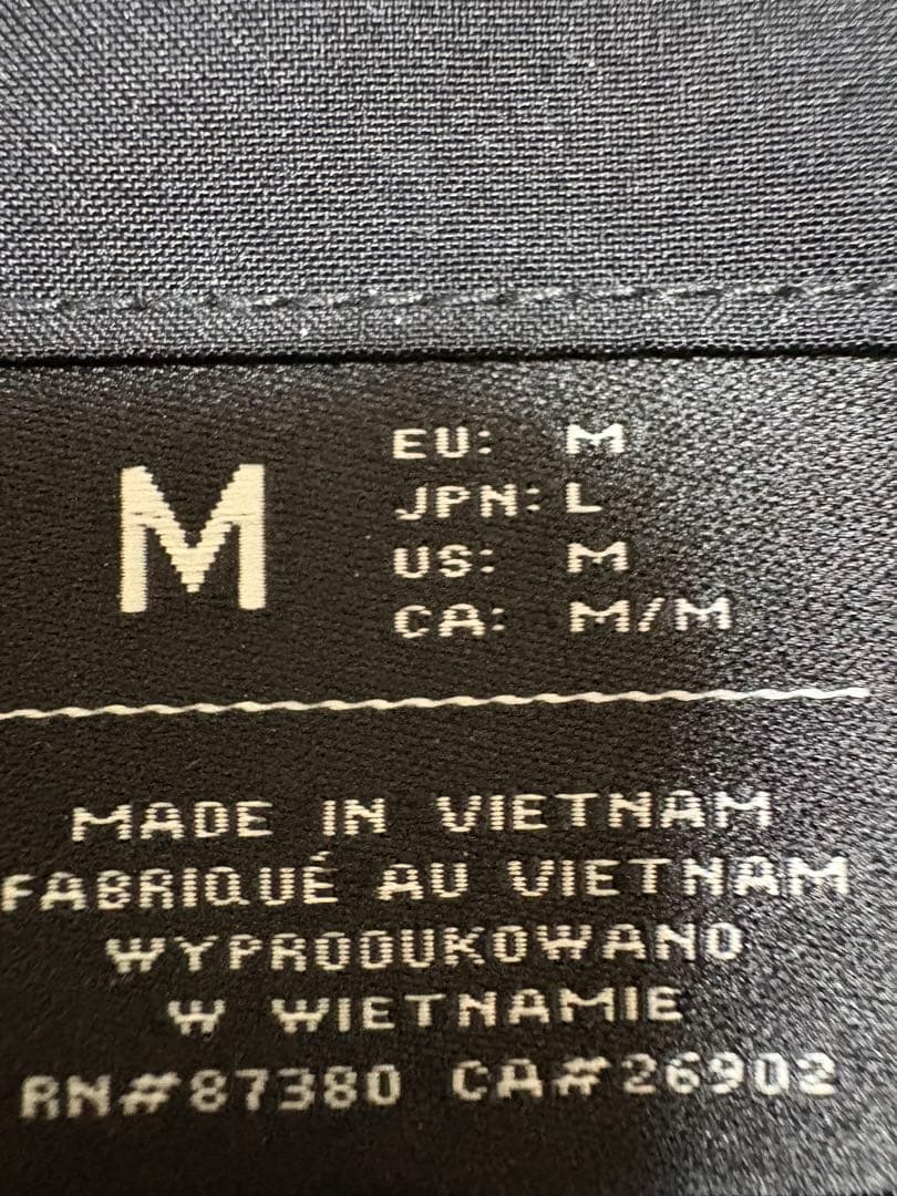 ♦︎良品♦︎バートン「LIVING LINING」GORE-TEXスノボジャケット