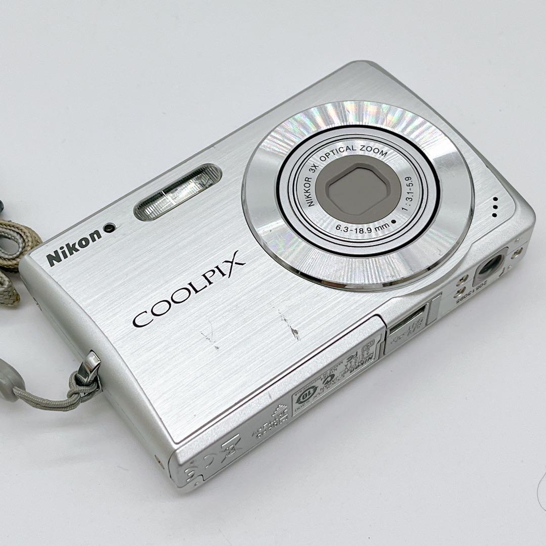 COOLPIX S200 箱あり シルバー 動作品 オールド コンデジ カメラ