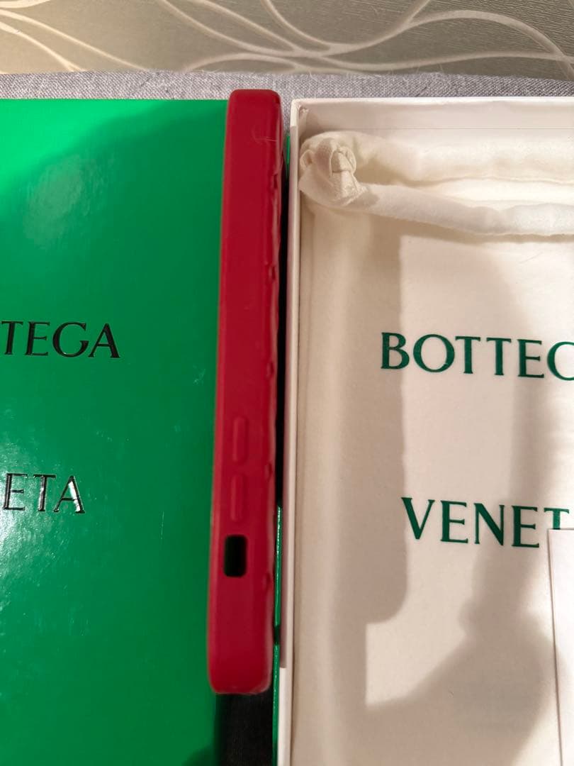 BOTTEGA VENETA レッド iPhone13 Pro Maxケース