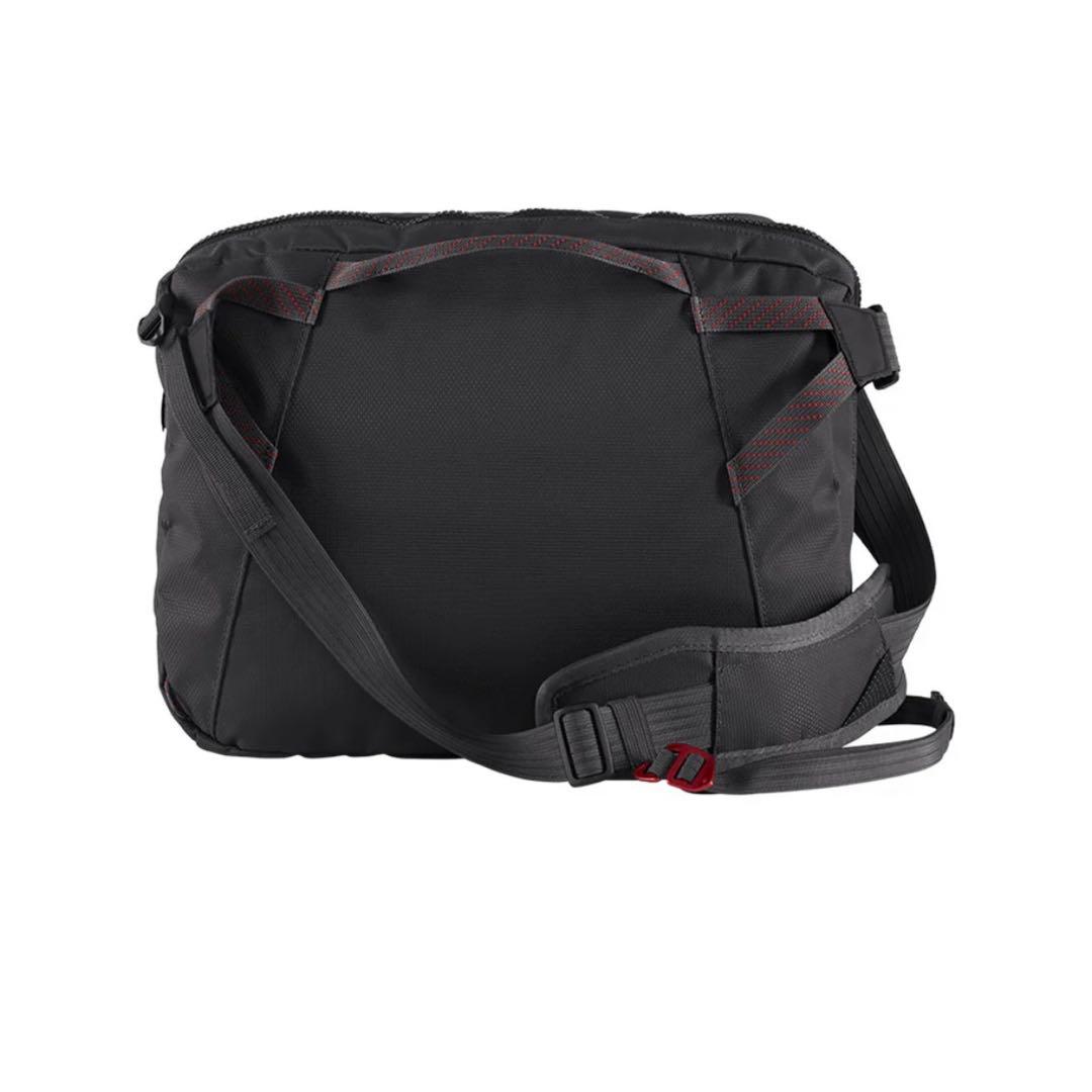 Klättermusen ブラック メッセンジャーバッグ　クレッタルムーセン