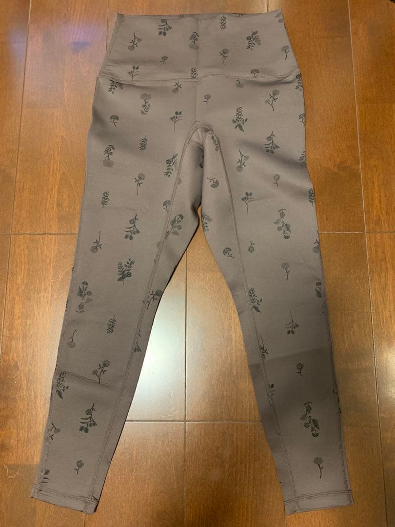 【SUKALA 】フラワーブーケレギンス　Mサイズ