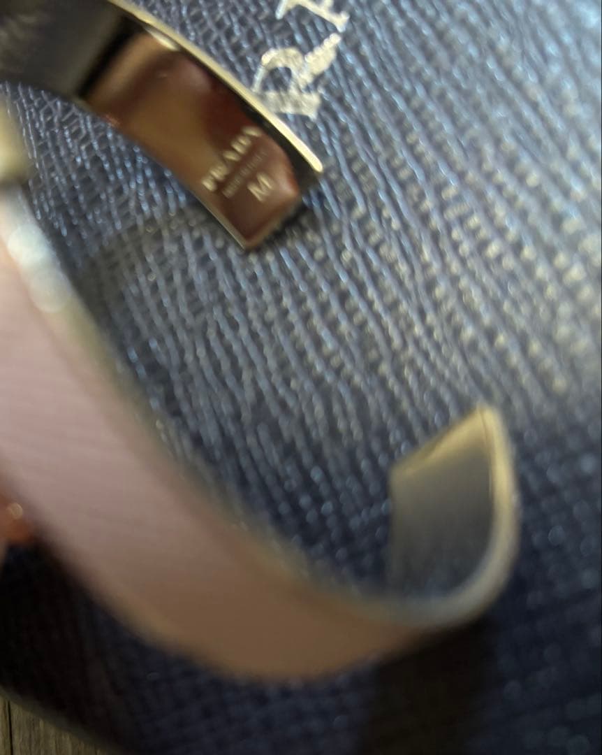 値下げしました★PRADA サフィアーノ バングル M