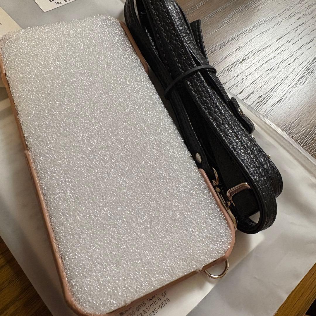 未使用 familiar ファミリア スマホケース iPhone16 ストラップ