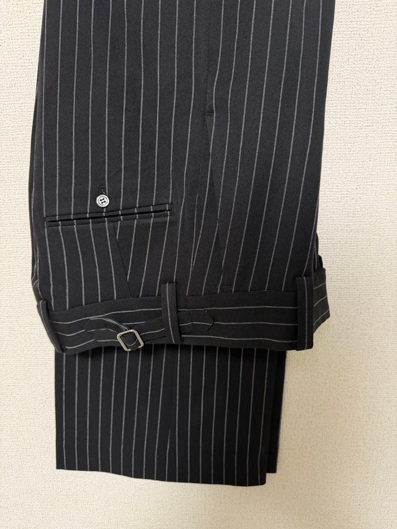 新品　定価以下SHIKITARI STRIPE FLARE SLACKS
