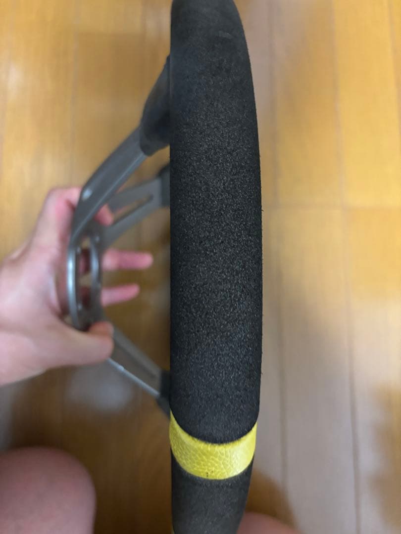 momo スエード ステアリングホイール