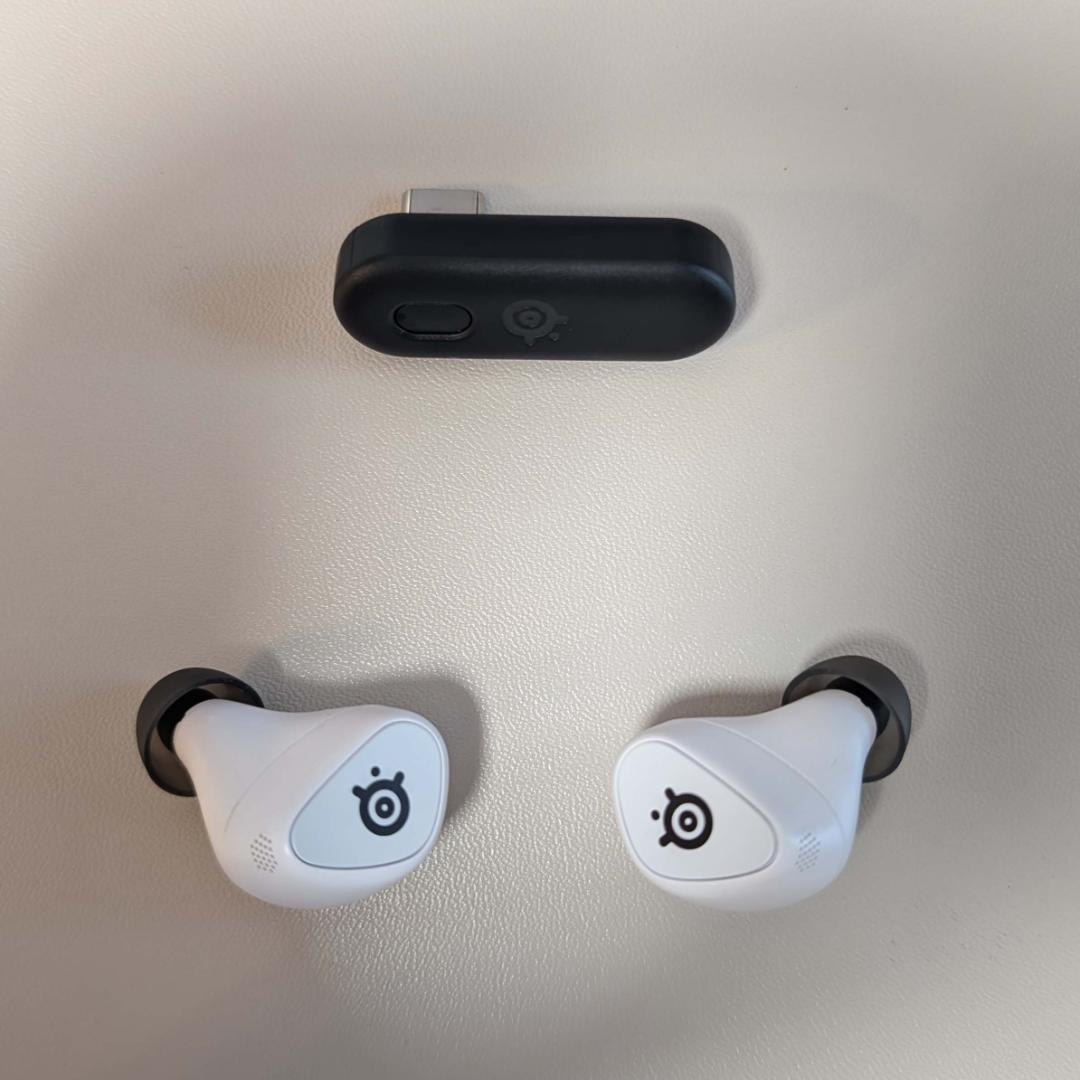 そ*ら様 SteelSeries Arctis Gamebuds ワイヤレスイヤ