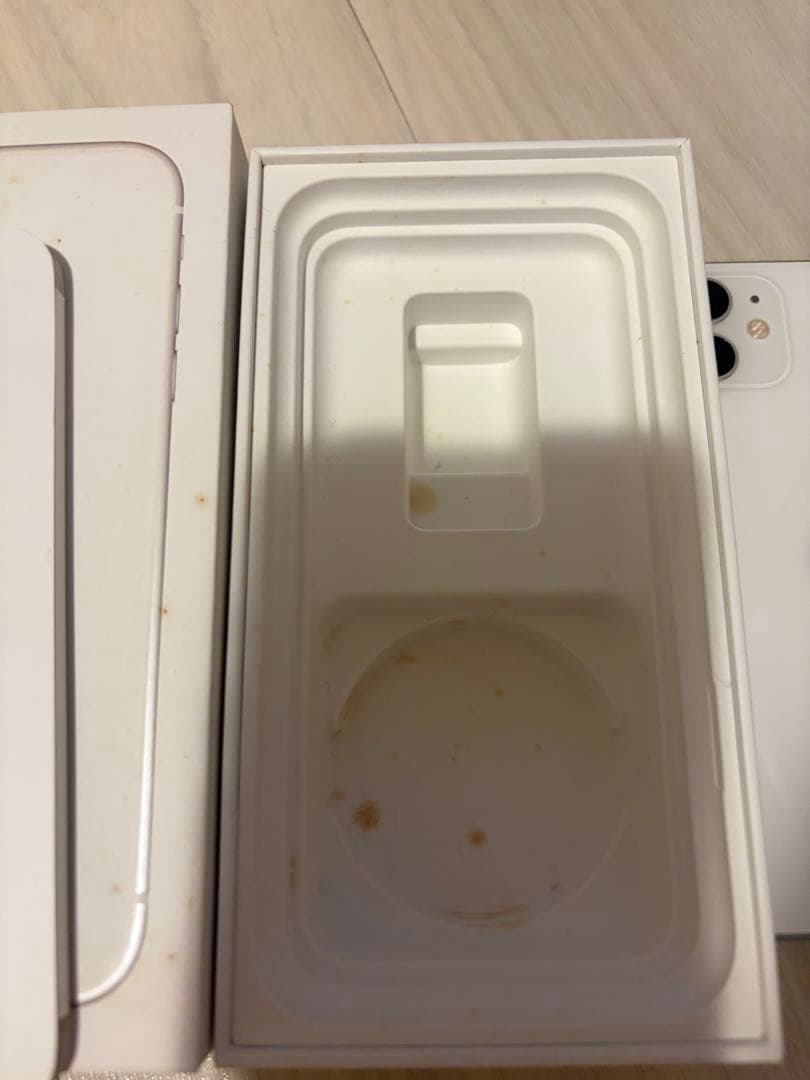 Apple iPhone 11 ホワイト　SIMフリー