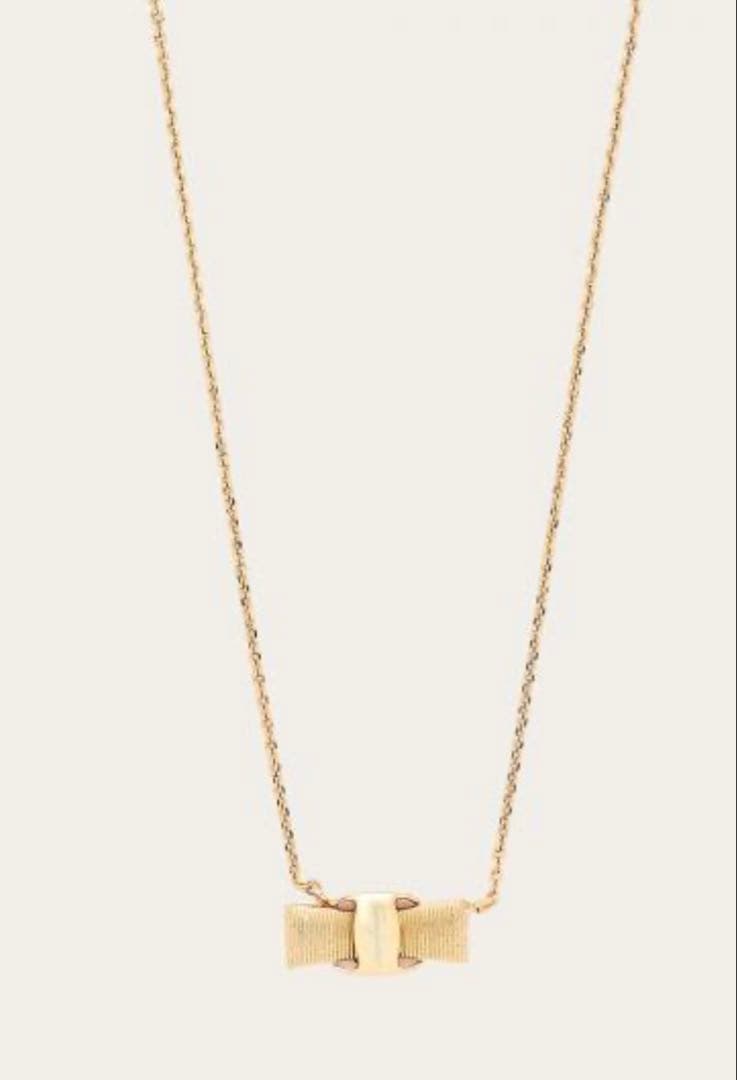 m*e様 FERRAGAMO ヴィラ・リボン