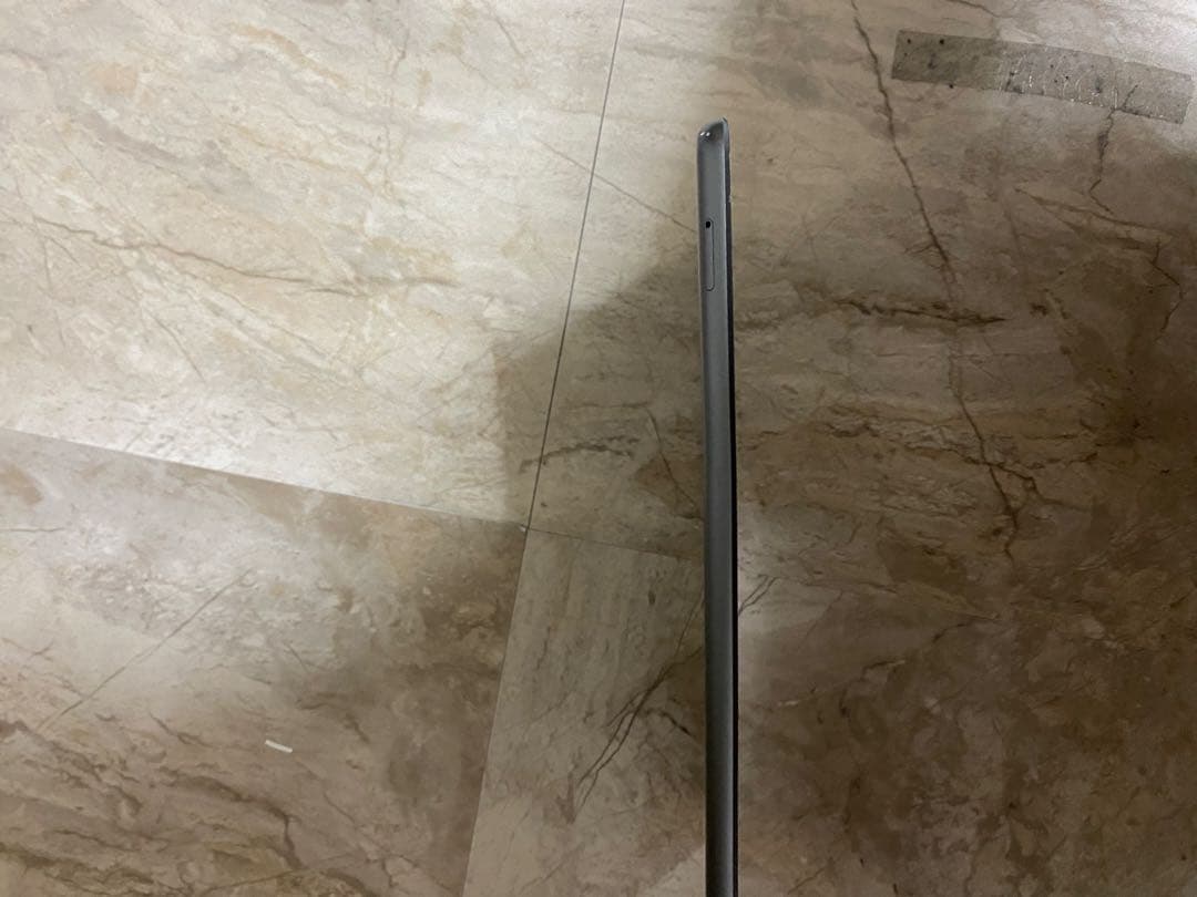 iPad (第9世代) スペースグレー 64GB大幅値下げ！早い者勝ち！