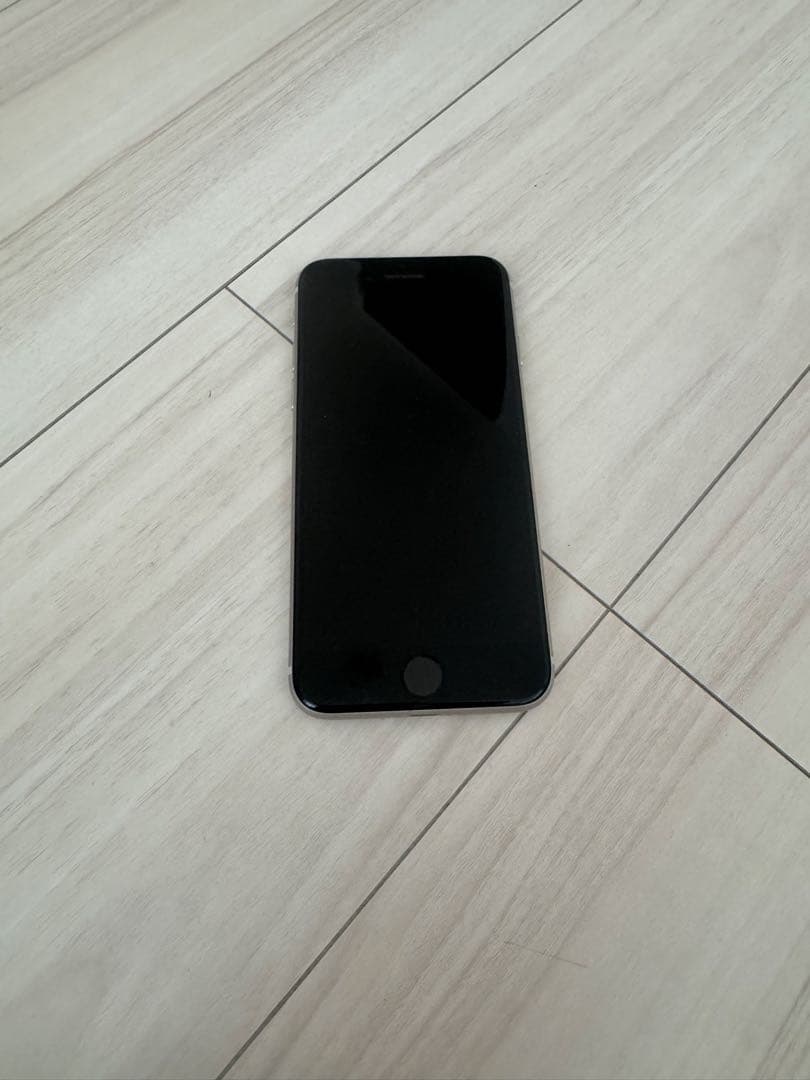 iPhone SE3 第三世代　128GB SIMフリー　白　スターライト