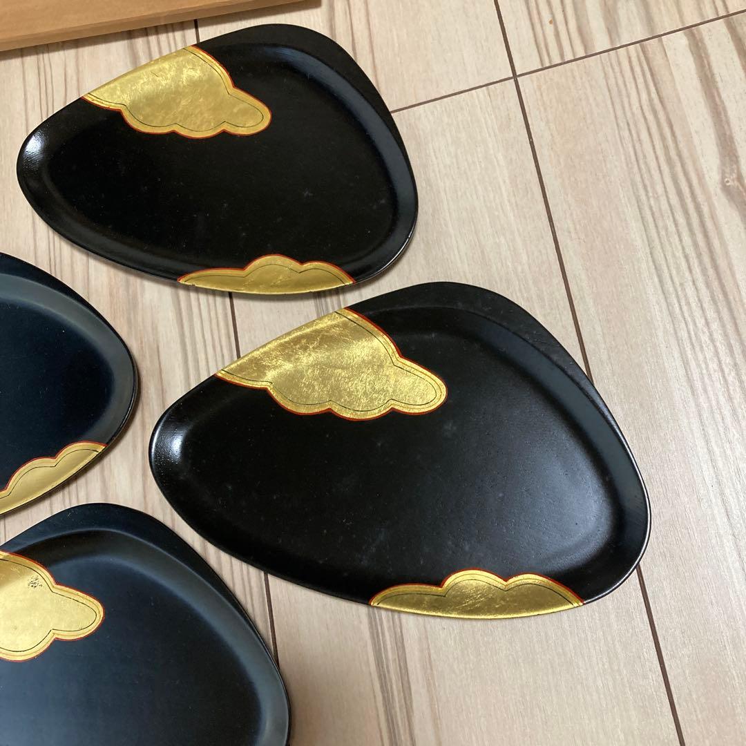 【未使用品】象彦　源氏雲　蛤型　銘々皿　菓子盆　金彩　京都平安　黒5枚　赤１枚