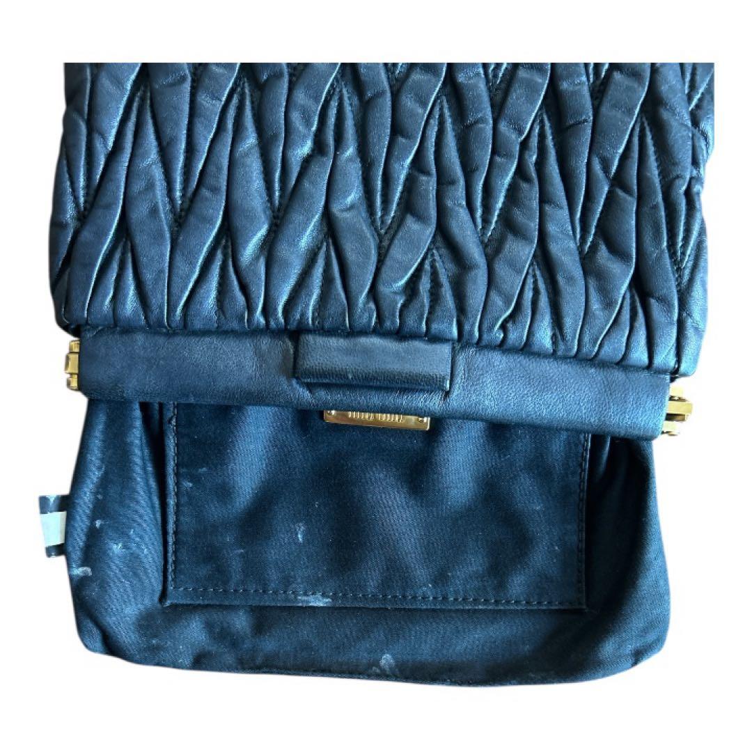 【美品】ミュウミュウ クラッチバッグ マテラッセ 紺レザー ゴールドロゴ