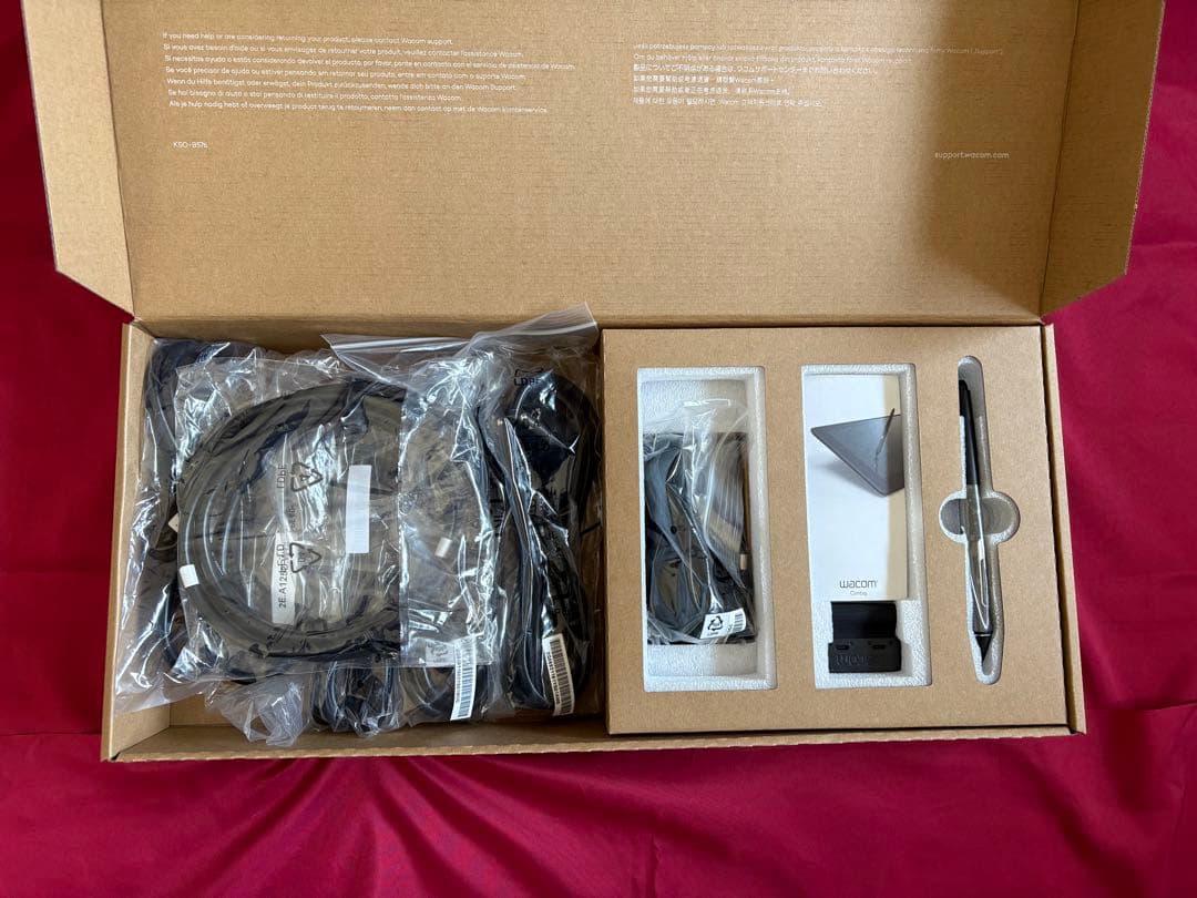 wacom cintiq 22 DTK2260K0D ワコム　液タブ