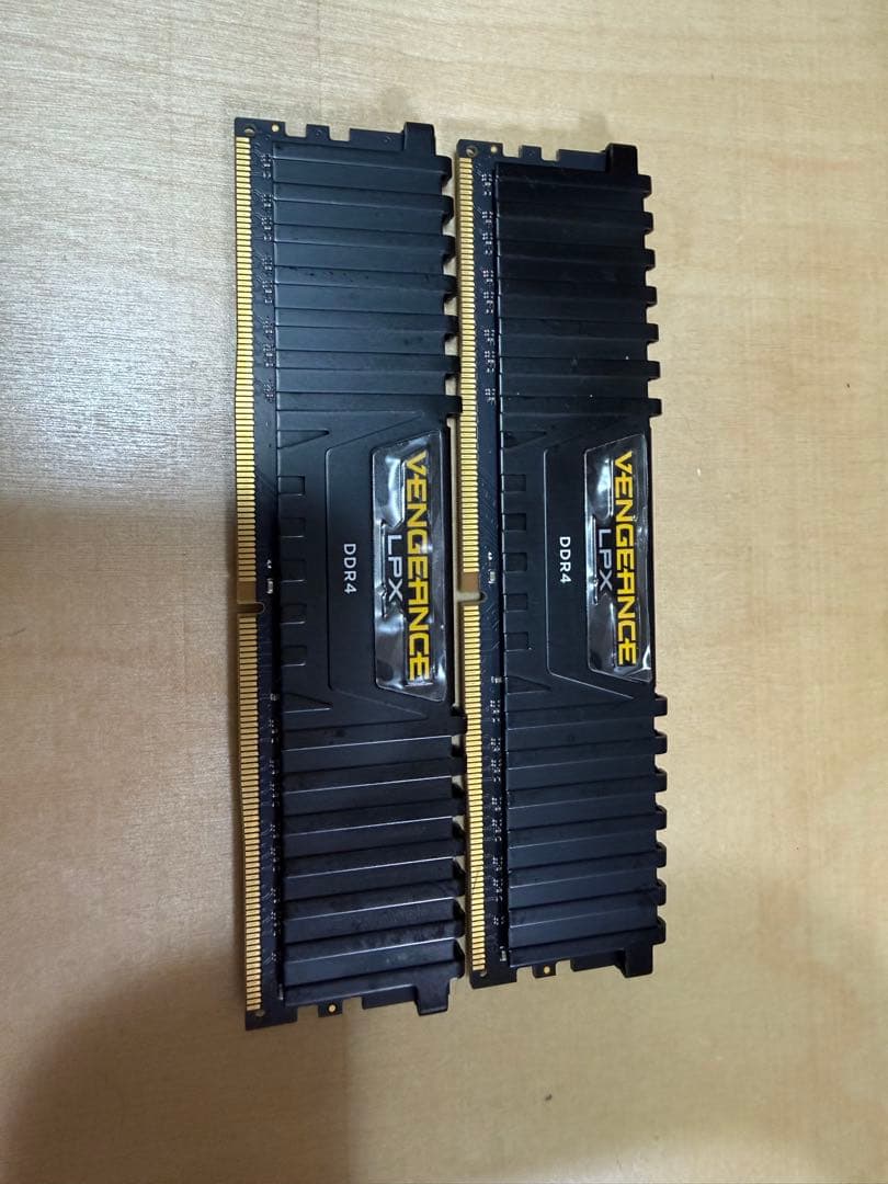 CORSAIR Vengeance DDR4 メモリー 2枚セット 8GB×2