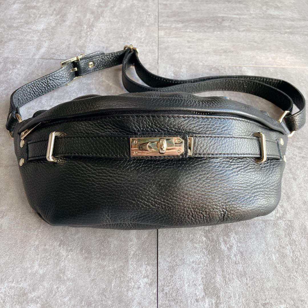 【極美品】AULENTTI オーレンティ　ボディバッグ　本革　黒　ゴールド